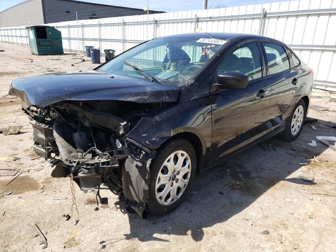 Photo 2 from auction – 2012 FORD FOCUS SE with VIN 1FAHP3F21CL461936