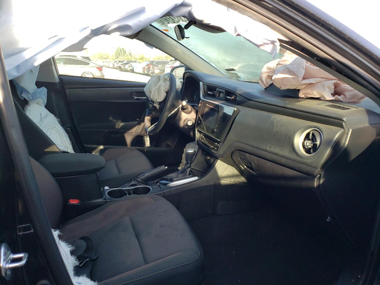 Photo 5 from auction – 2019 TOYOTA COROLLA L with VIN 5YFBURHE3KP935488