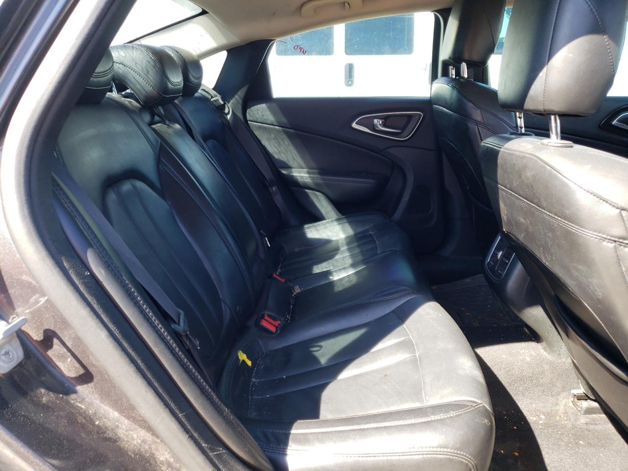 Photo 6 from auction – 2015 CHRYSLER 200 C with VIN 1C3CCCCB8FN539484