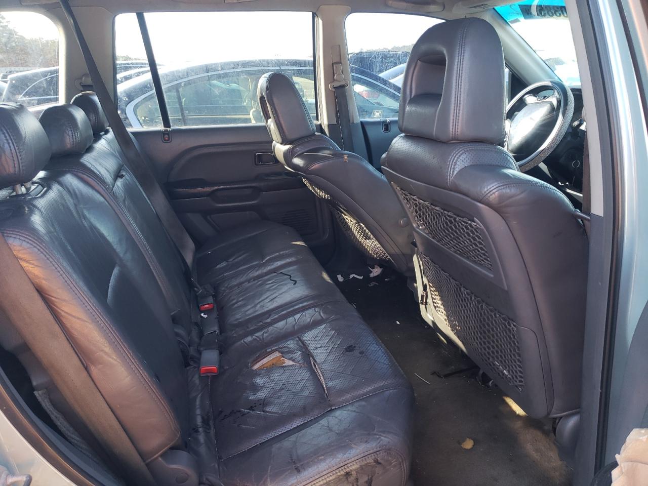 Photo 6 from auction – 2003 HONDA PILOT EXL with VIN 2HKYF18583H583013