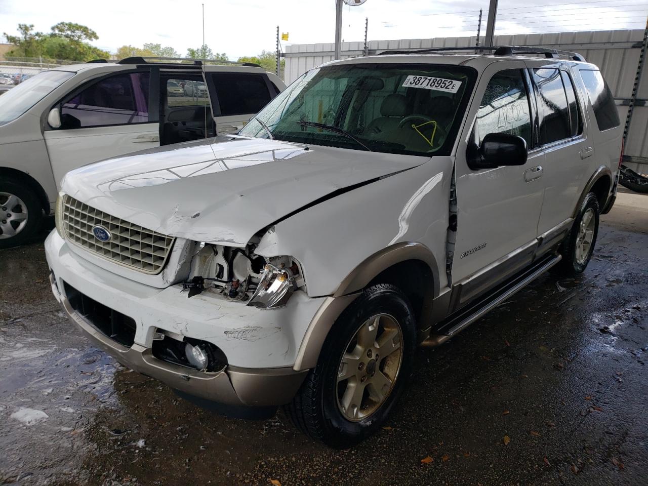 Photo 2 from auction – 2004 FORD EXPLORER E with VIN 1FMZU64K64UA99282