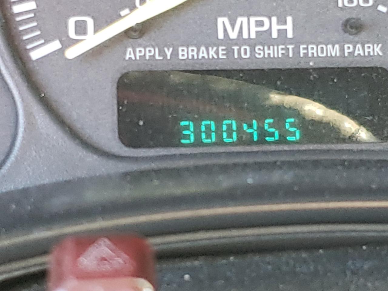 Photo 8 from auction – 1999 CHEVROLET SILVERADO with VIN 2GCEC19T9X1107269