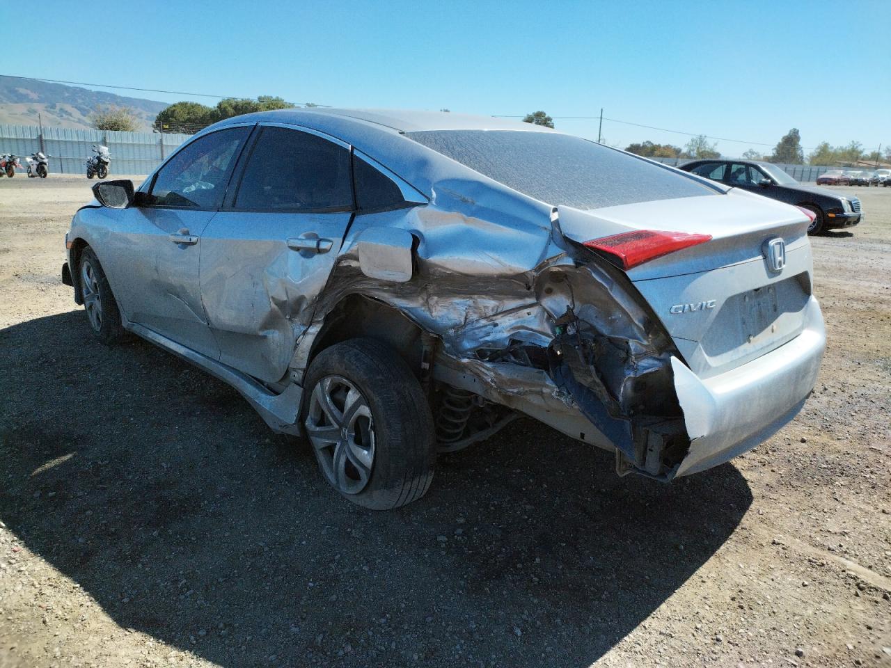 Photo 9 from auction – 2017 HONDA CIVIC LX with VIN 2HGFC2F53HH514367