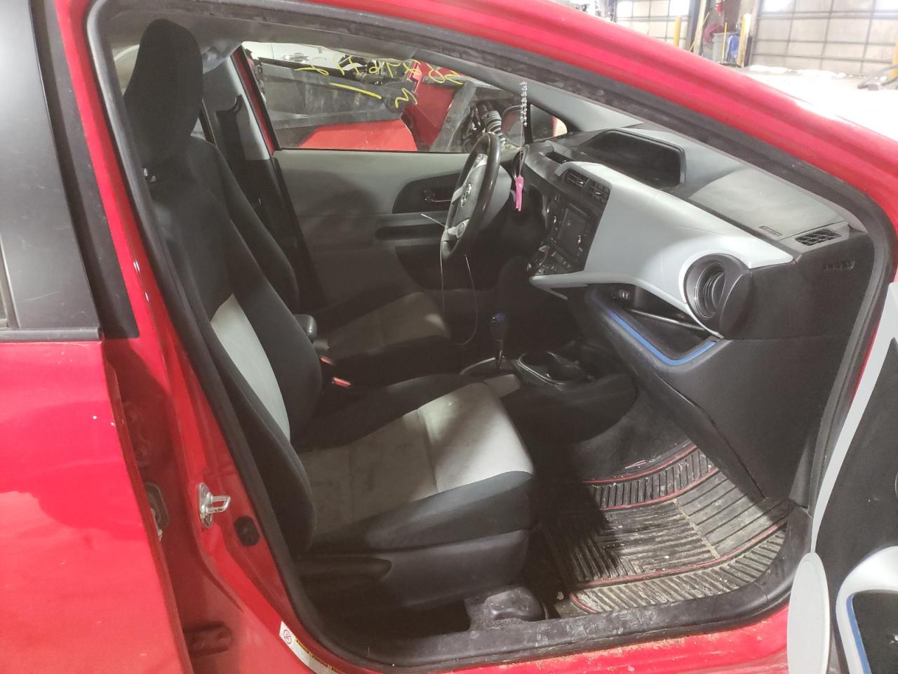 Photo 5 from auction – 2012 TOYOTA PRIUS C with VIN JTDKDTB39C1520170