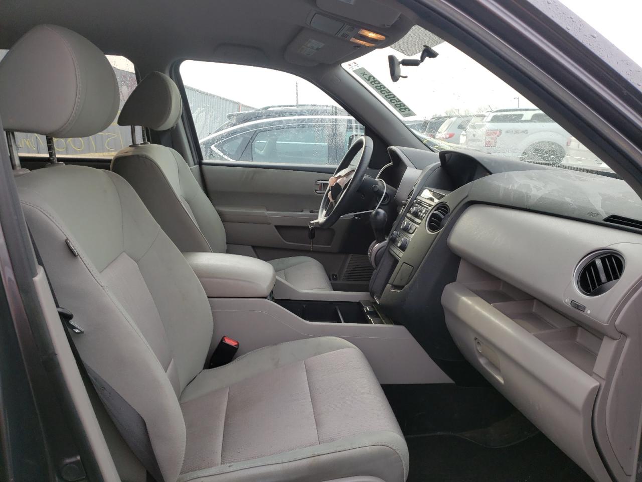 Photo 5 from auction – 2014 HONDA PILOT EX with VIN 5FNYF4H44EB012273