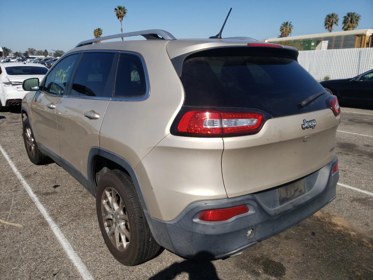 Photo 3 from auction – 2015 JEEP CHEROKEE L with VIN 1C4PJLCB5FW584461