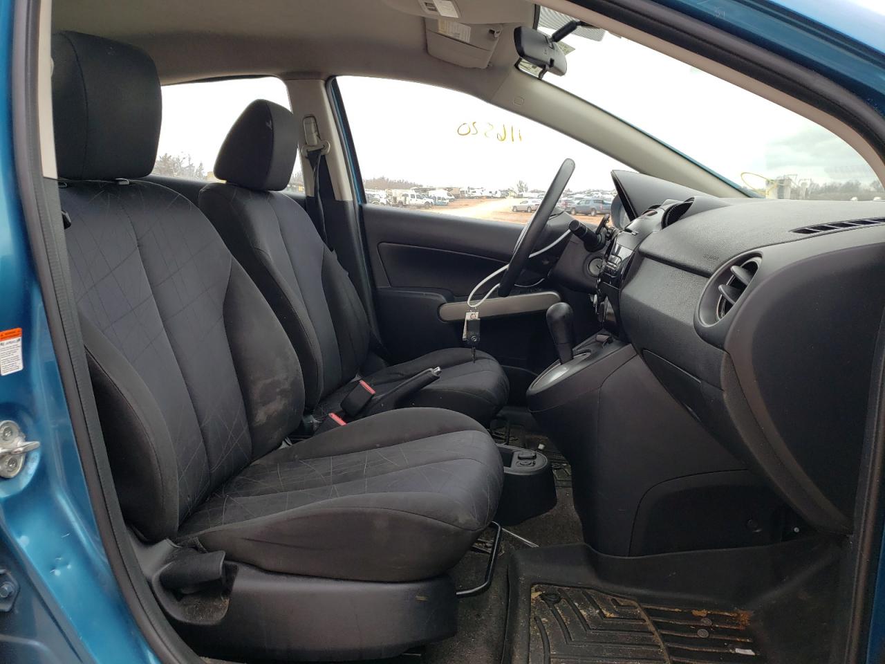 Photo 5 from auction – 2011 MAZDA MAZDA2 with VIN JM1DE1HY1B0125501