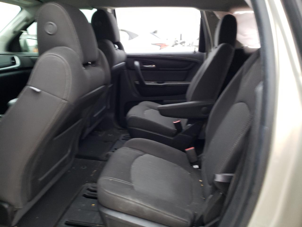 Photo 6 from auction – 2016 CHEVROLET TRAVERSE L with VIN 1GNKRGKD1GJ261186
