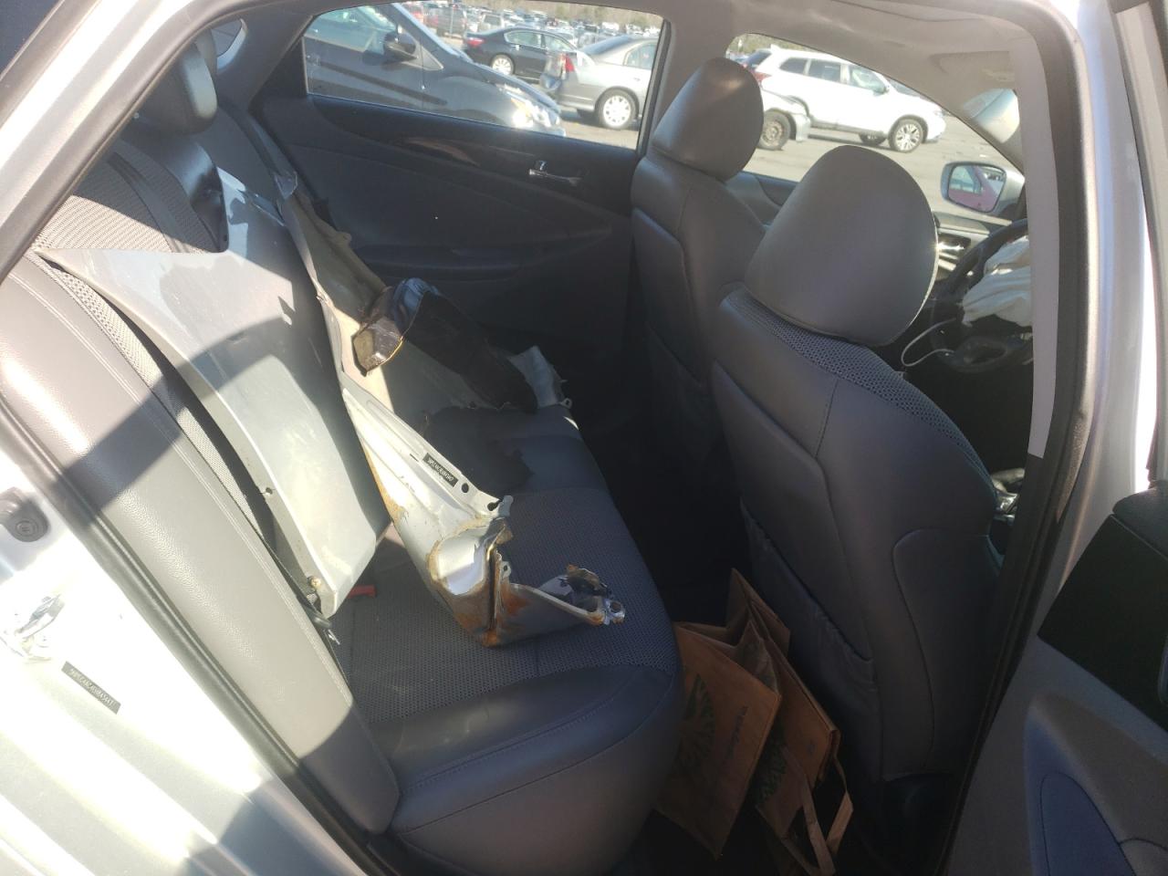 Photo 6 from auction – 2014 HYUNDAI SONATA SE with VIN 5NPEC4AC4EH843447