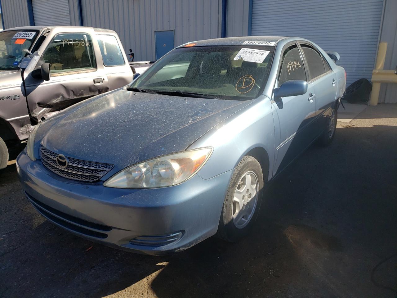 Photo 2 from auction – 2002 TOYOTA CAMRY LE with VIN 4T1BF32KX2U531401