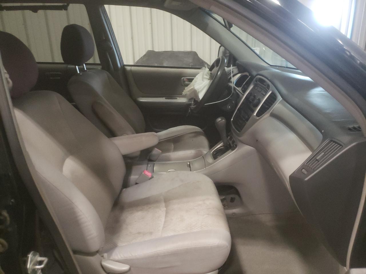 Photo 5 from auction – 2006 TOYOTA HIGHLANDER with VIN JTEEP21AX60142638