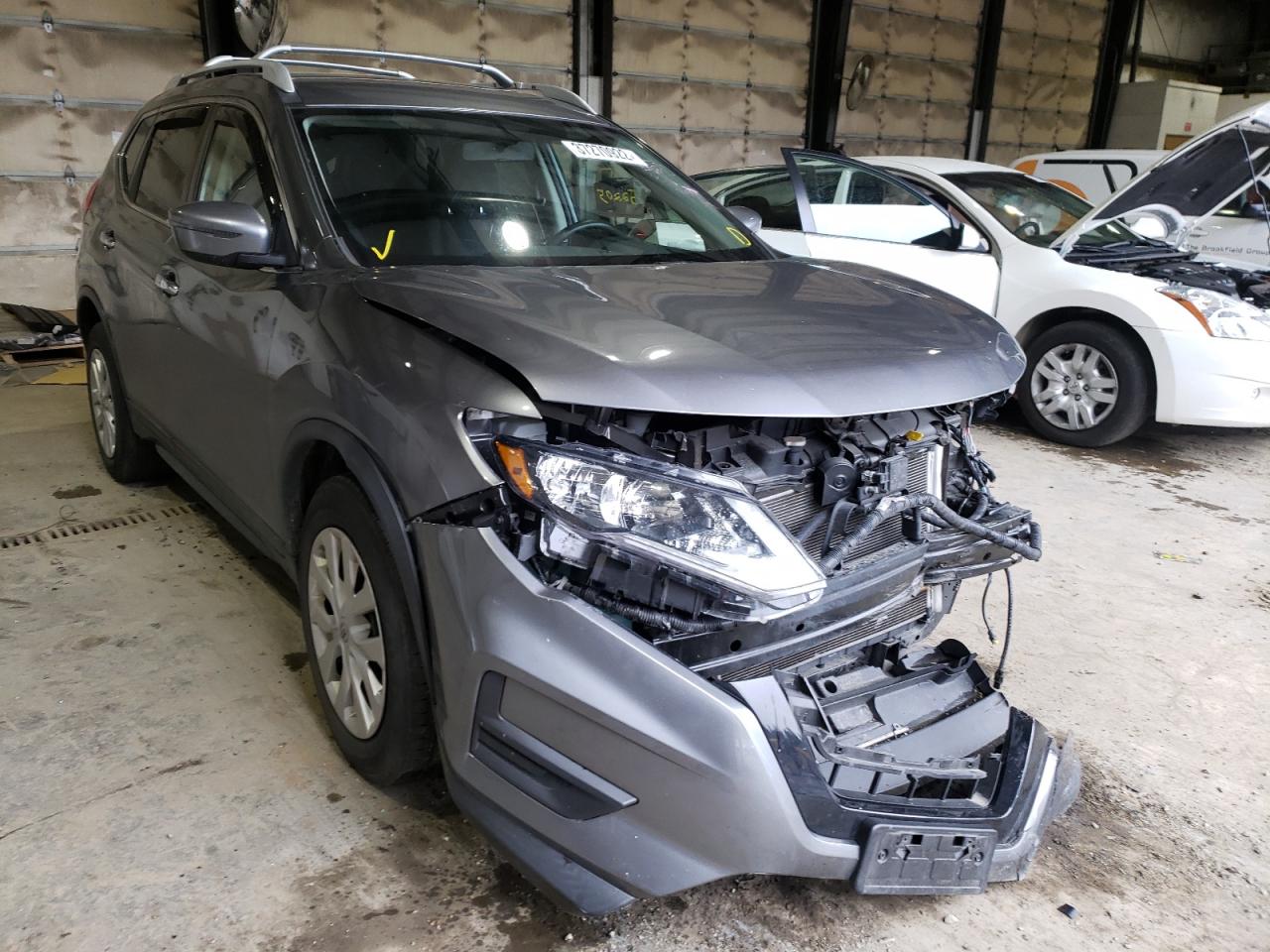 NISSAN ROGUE S 2017 with VIN KNMAT2MT7HP595136 - Photo from auction