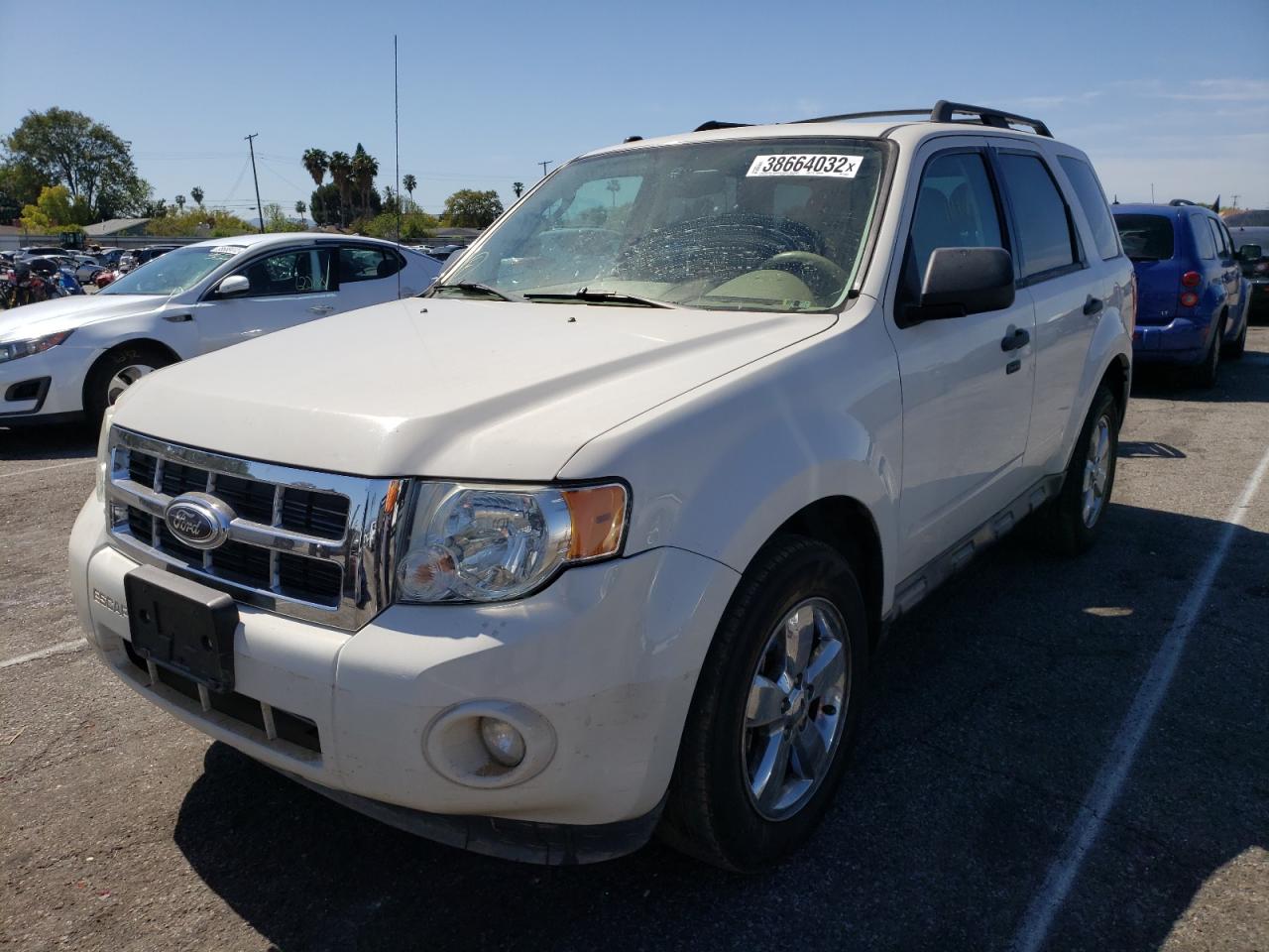 Photo 2 from auction – 2012 FORD ESCAPE XLT with VIN 1FMCU0D74CKC54629