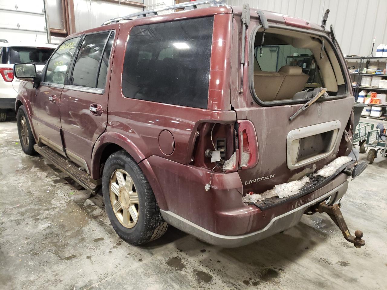 Photo 3 from auction – 2003 LINCOLN NAVIGATOR with VIN 5LMFU28RX3LJ09803