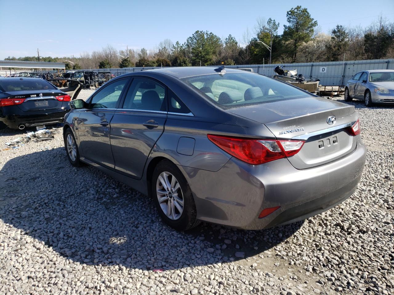 Photo 3 from auction – 2014 HYUNDAI SONATA GLS with VIN 5NPEB4AC4EH875320