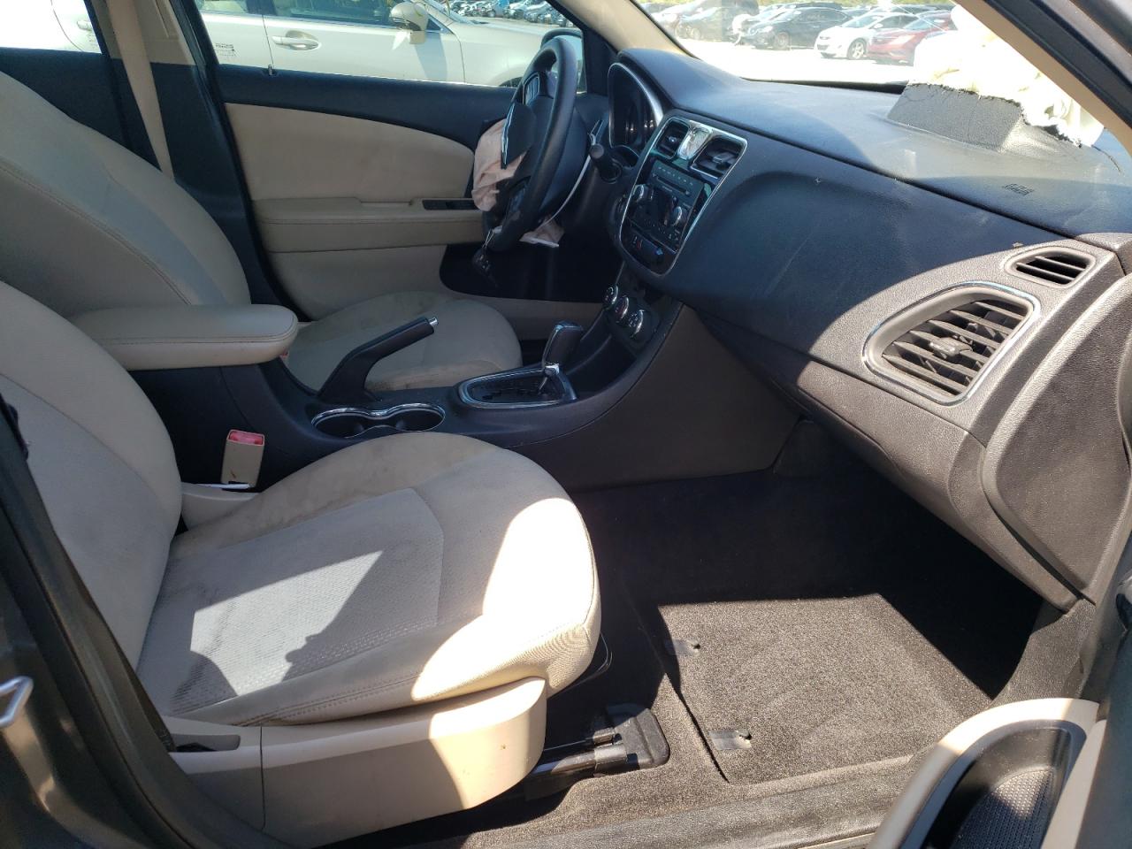 Photo 5 from auction – 2012 CHRYSLER 200 LX with VIN 1C3CCBAB9CN114185