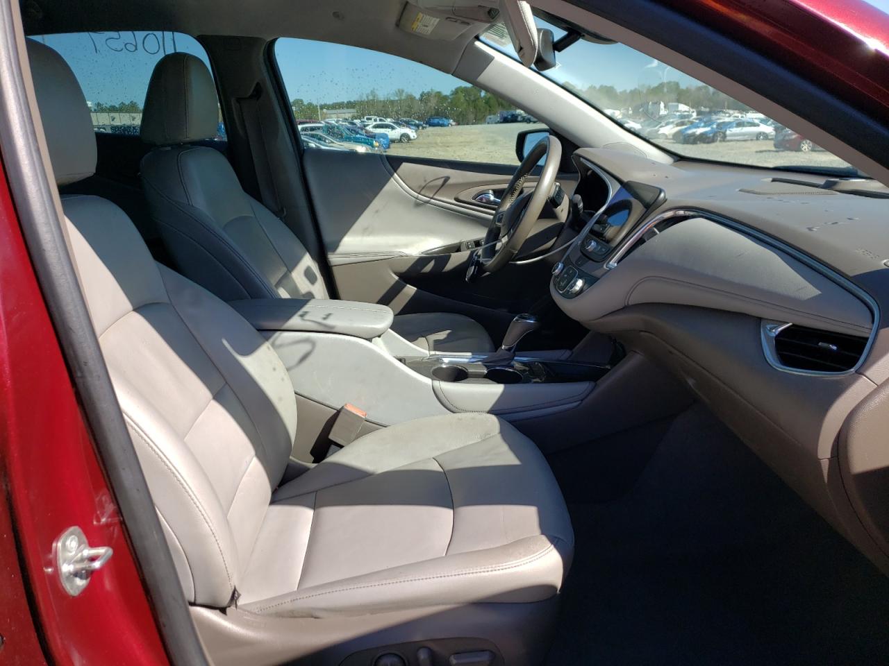 Photo 5 from auction – 2016 CHEVROLET MALIBU LT with VIN 1G1ZE5ST4GF313159