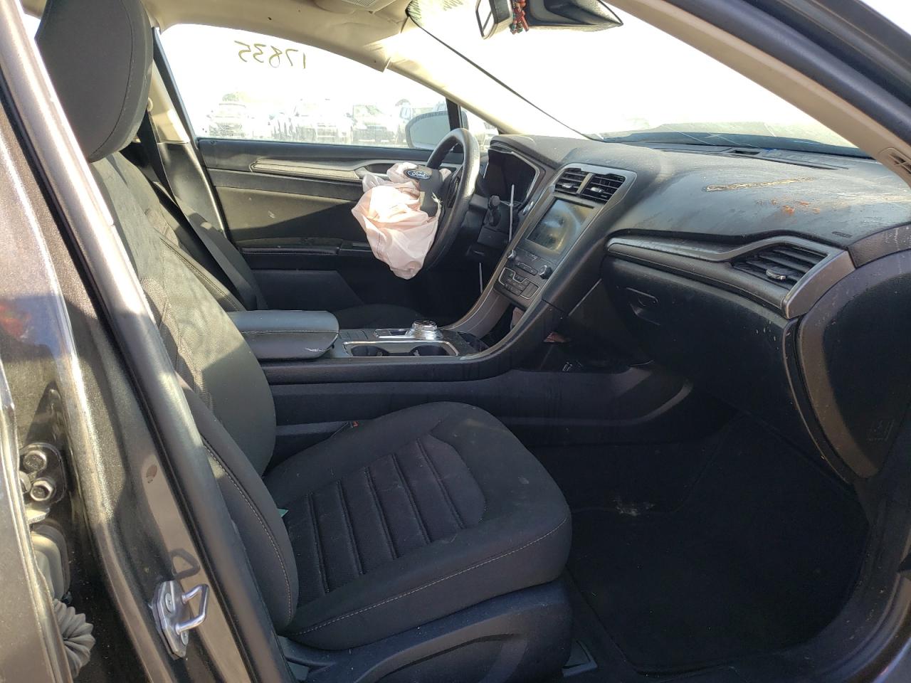 Photo 5 from auction – 2020 FORD FUSION SE with VIN 3FA6P0HD4LR223102