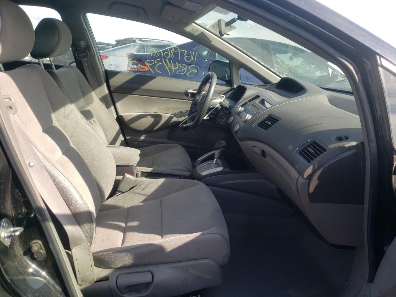 Photo 5 from auction – 2008 HONDA CIVIC LX with VIN 1HGFA16558L111137