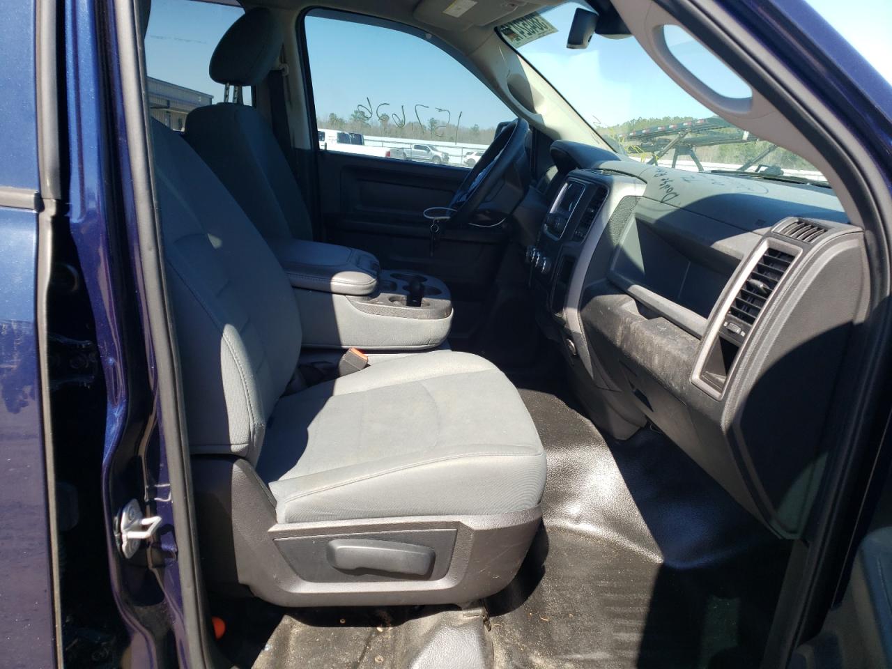 Photo 5 from auction – 2016 RAM 1500 ST with VIN 1C6RR7FT0GS344702