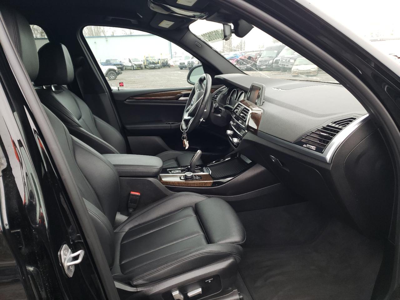 Photo 5 from auction – 2019 BMW X3 XDRIVE3 with VIN 5UXTR9C50KLR10973