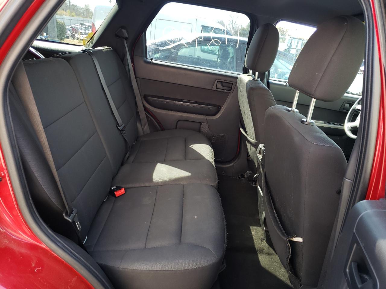 Photo 6 from auction – 2010 FORD ESCAPE XLT with VIN 1FMCU9DG4AKC77670