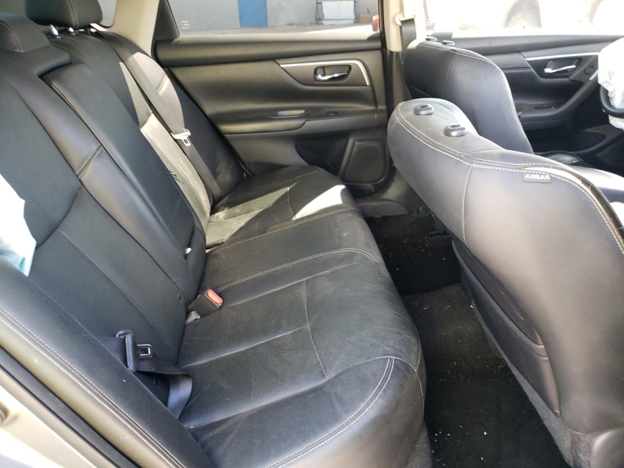 Photo 6 from auction – 2016 NISSAN ALTIMA 2.5 with VIN 1N4AL3AP4GC261557