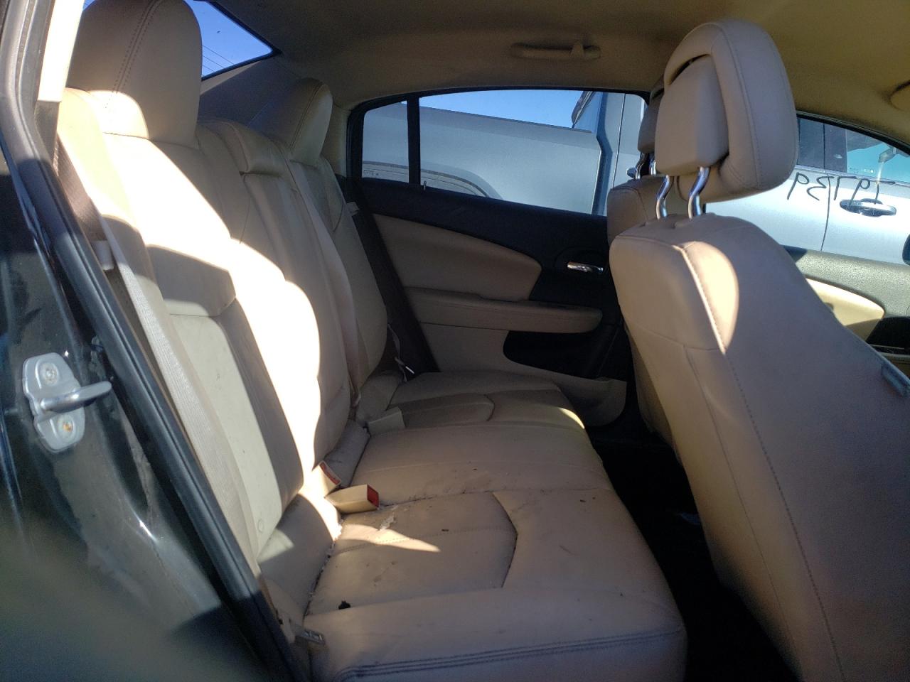 Photo 6 from auction – 2011 CHRYSLER 200 LIMITE with VIN 1C3BC2FBXBN600524