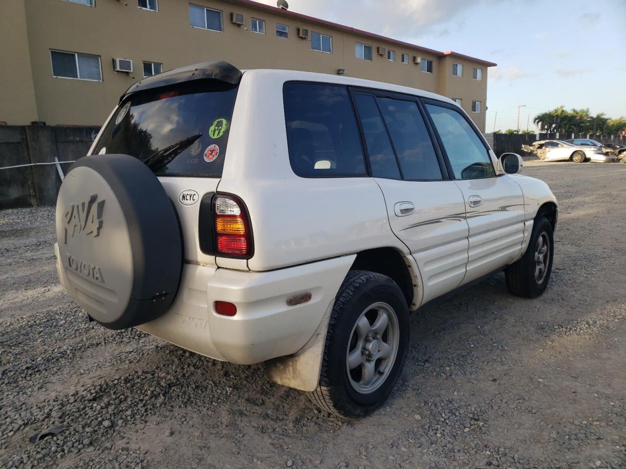 Photo 4 from auction – 2000 TOYOTA RAV4 with VIN JT3HP10VXY7155985