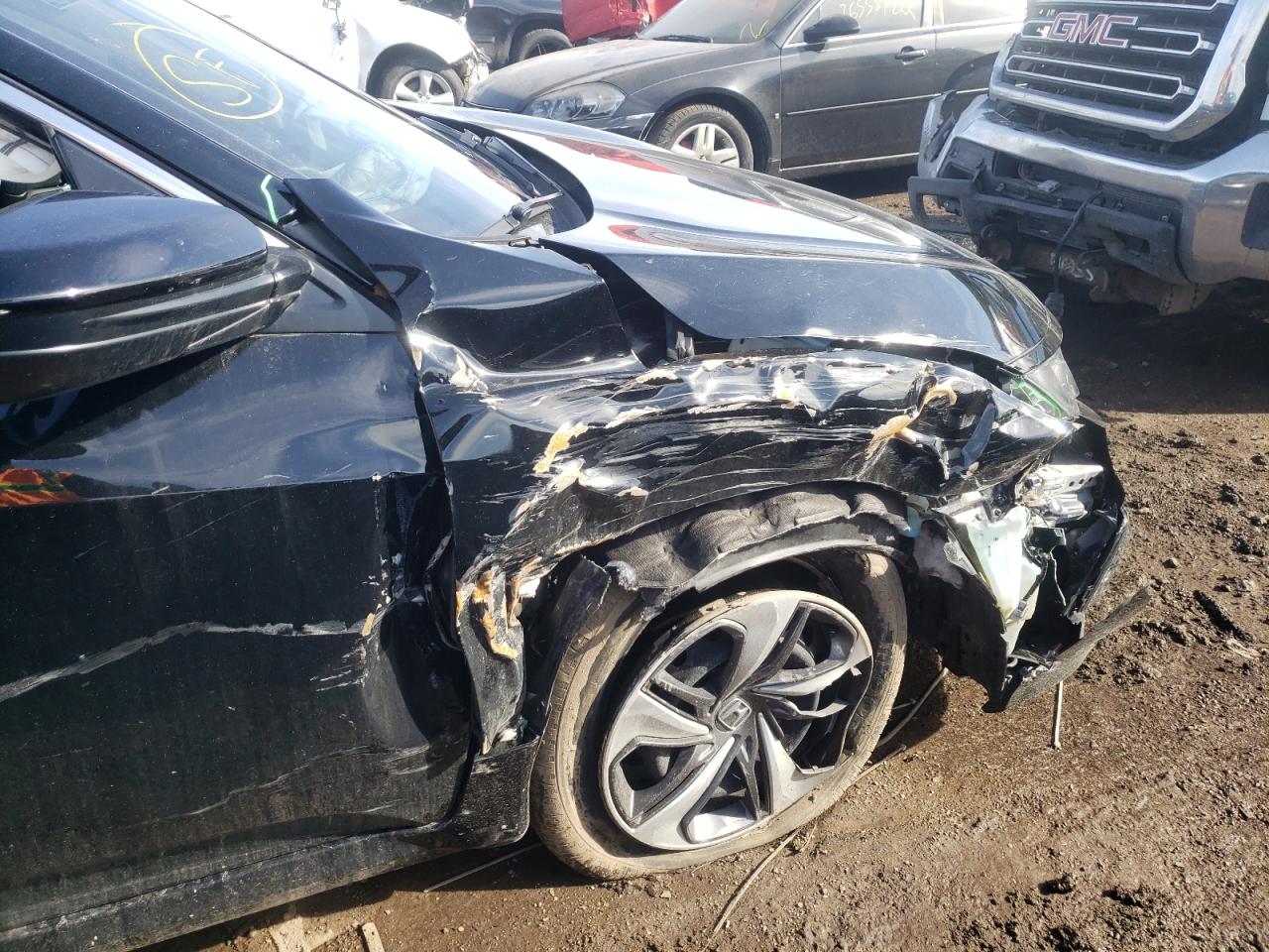 Photo 9 from auction – 2019 HONDA CIVIC LX with VIN 19XFC2F64KE021114