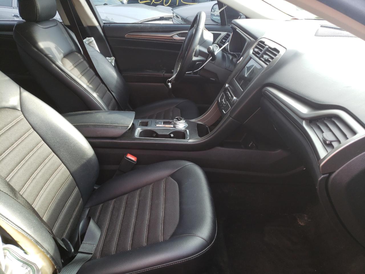 Photo 5 from auction – 2017 FORD FUSION SE with VIN 3FA6P0T93HR331155