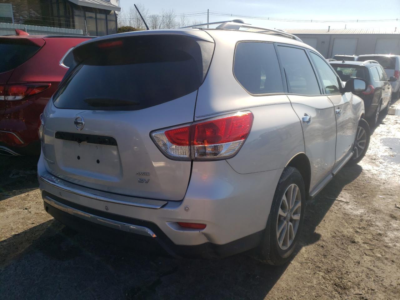 Photo 4 from auction – 2015 NISSAN PATHFINDER with VIN 5N1AR2MM1FC693411