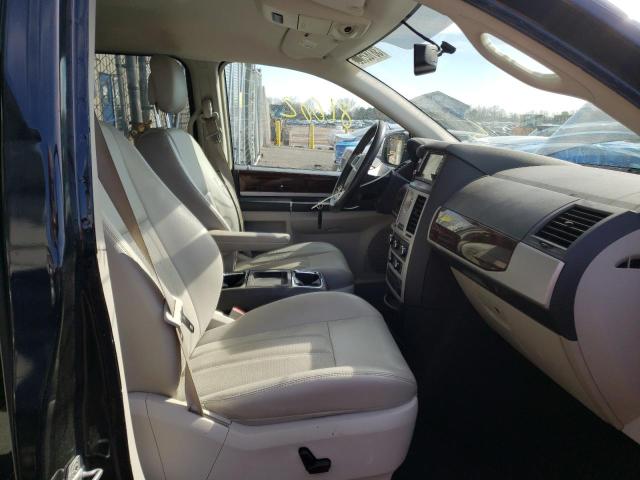 Photo 5 from auction – 2010 CHRYSLER TOWN & COU with VIN 2A4RR8D11AR422911