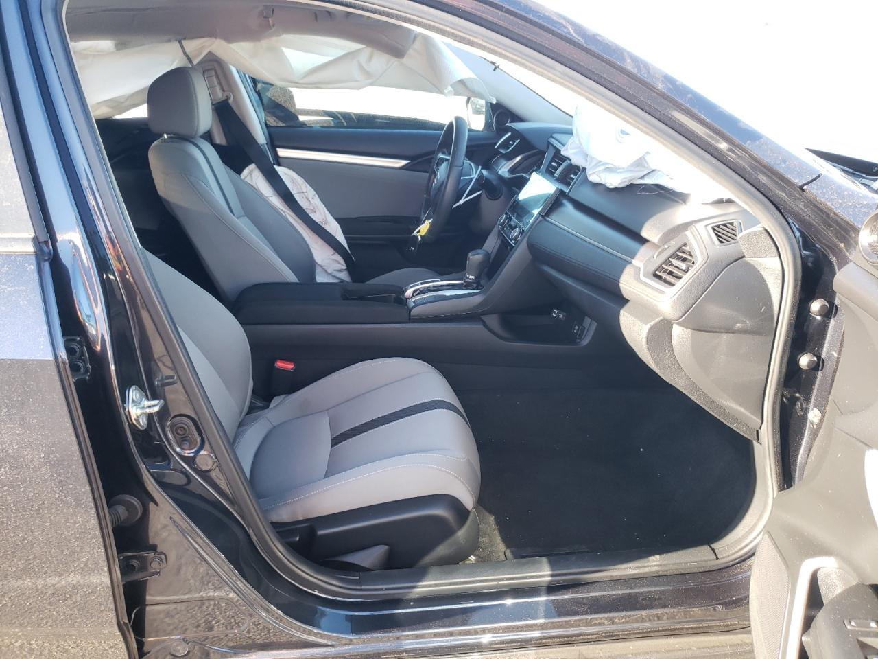 Photo 5 from auction – 2017 HONDA CIVIC EX with VIN 2HGFC2F73HH531834