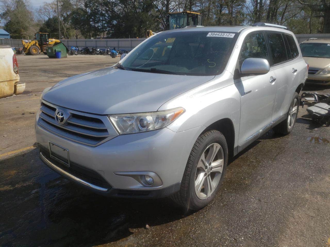 Photo 2 from auction – 2013 TOYOTA HIGHLANDER with VIN 5TDDK3EH4DS216173