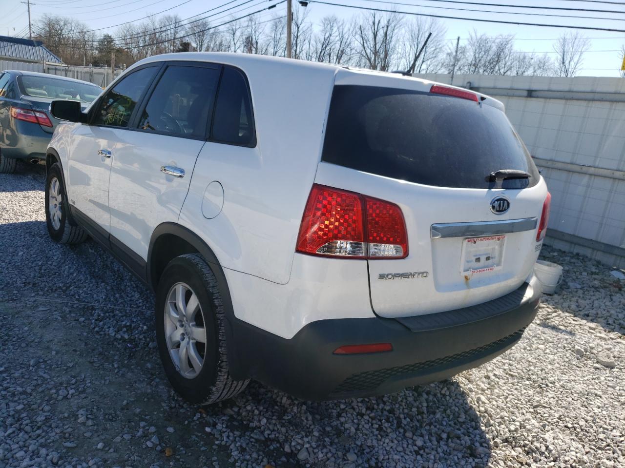 Photo 3 from auction – 2013 KIA SORENTO LX with VIN 5XYKTDA65DG346538
