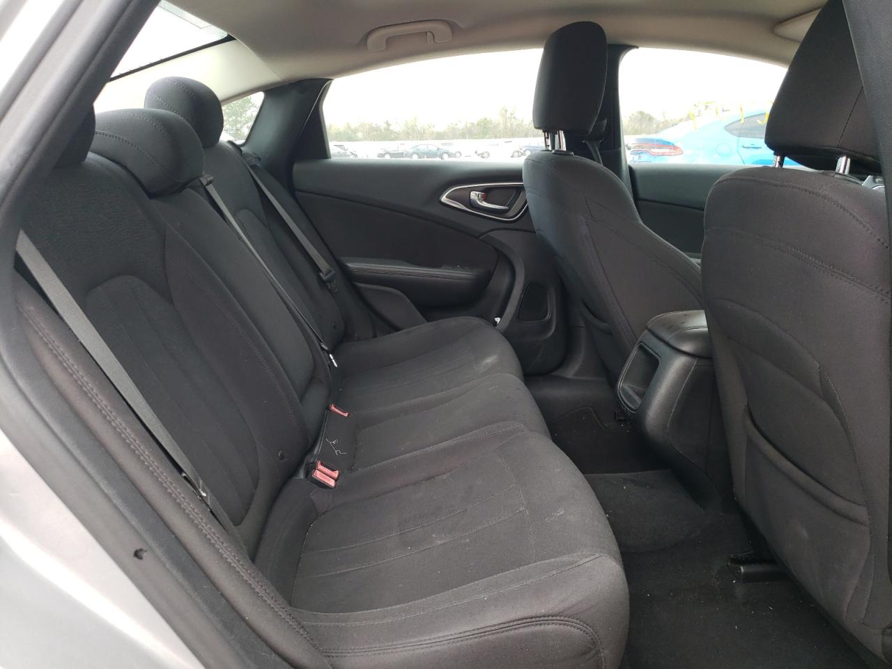 Photo 6 from auction – 2015 CHRYSLER 200 LIMITE with VIN 1C3CCCAB9FN666277