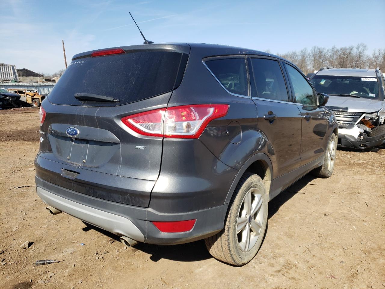 Photo 4 from auction – 2015 FORD ESCAPE SE with VIN 1FMCU0G77FUB87481