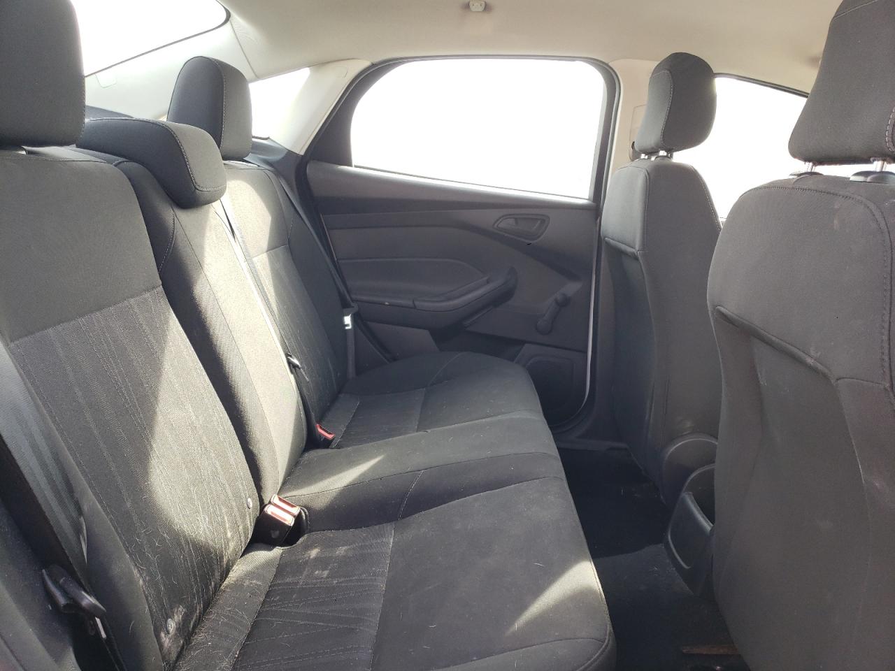Photo 6 from auction – 2015 FORD FOCUS S with VIN 1FADP3E24FL375976
