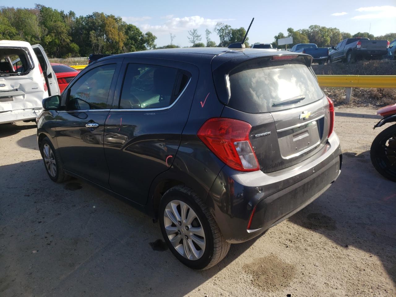 Photo 3 from auction – 2016 CHEVROLET SPARK 2LT with VIN KL8CF6SA6GC629591