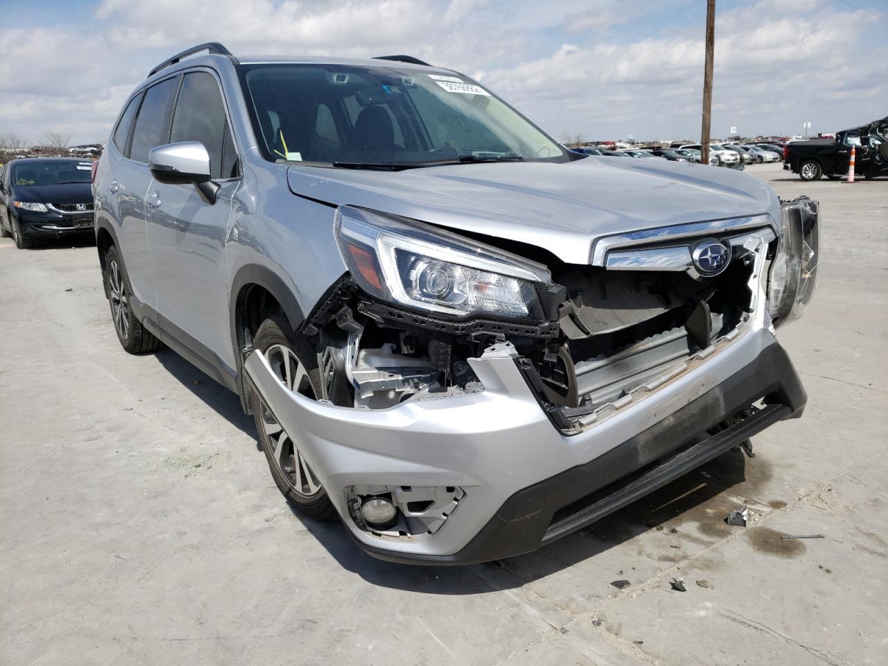 SUBARU FORESTER L 2019 with VIN JF2SKAUC1KH405254 - Photo from auction