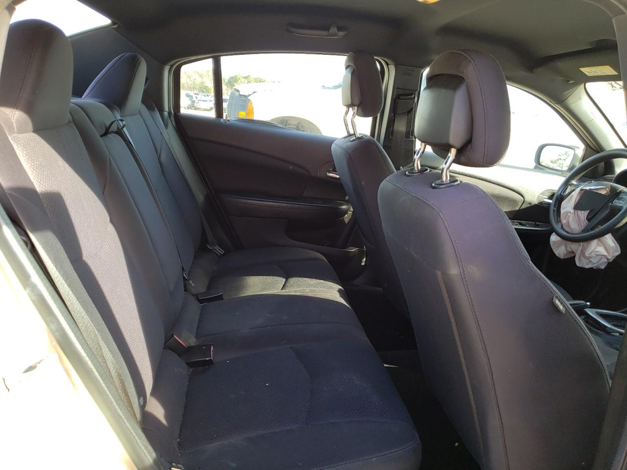 Photo 6 from auction – 2014 CHRYSLER 200 LX with VIN 1C3CCBAB8EN142255