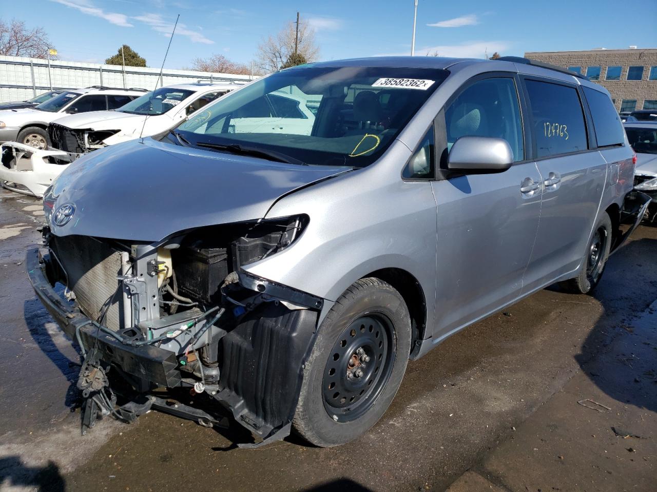 Photo 2 from auction – 2013 TOYOTA SIENNA LE with VIN 5TDKK3DC9DS337214