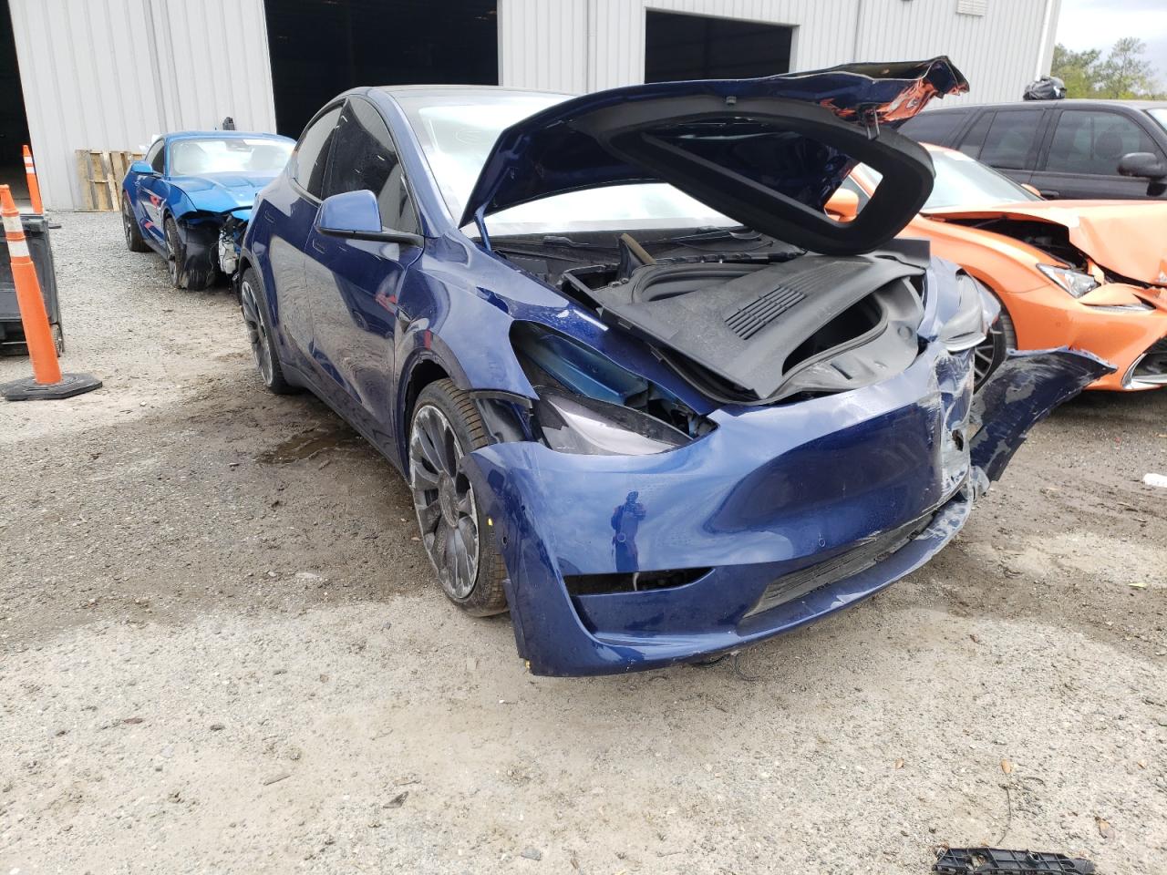 TESLA MODEL Y 2020 with VIN 5YJYGDEF2LF001353 - Photo from auction