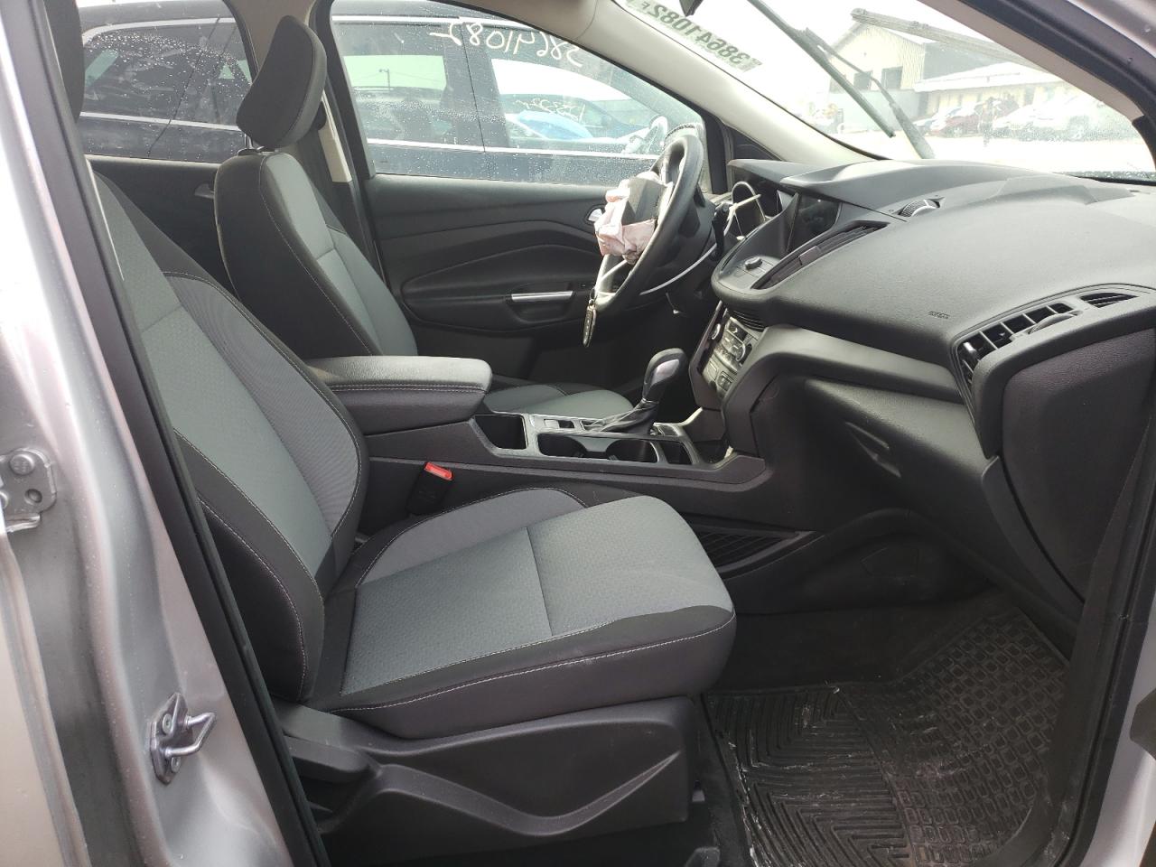 Photo 5 from auction – 2019 FORD ESCAPE SE with VIN 1FMCU0GD9KUA13685