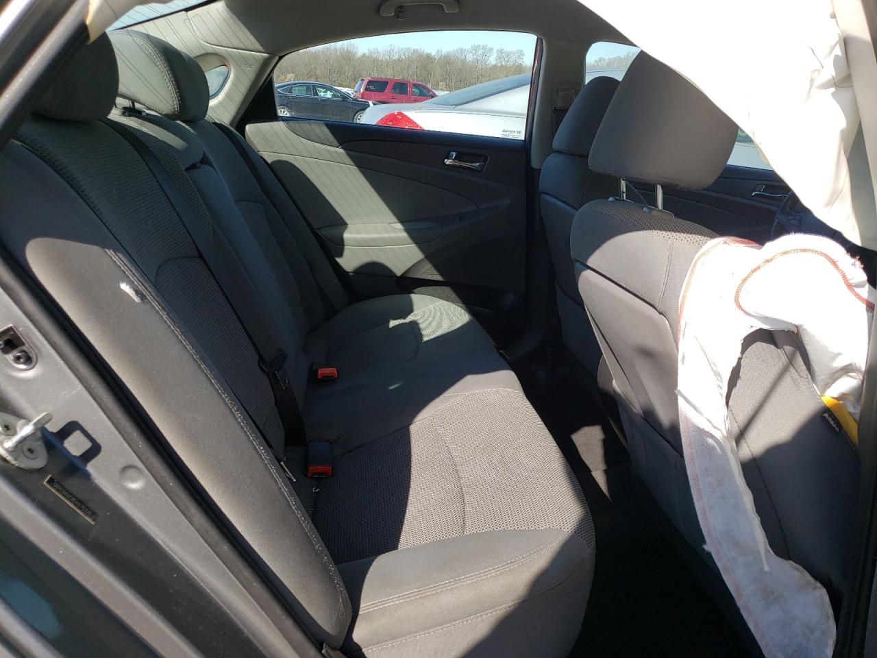 Photo 6 from auction – 2014 HYUNDAI SONATA GLS with VIN 5NPEB4AC4EH875320