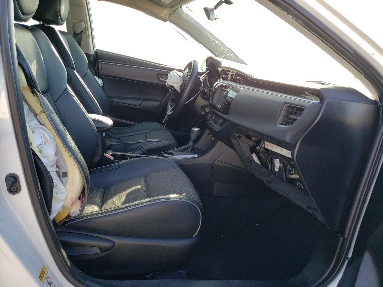 Photo 5 from auction – 2015 TOYOTA COROLLA L with VIN 5YFBURHE6FP245904