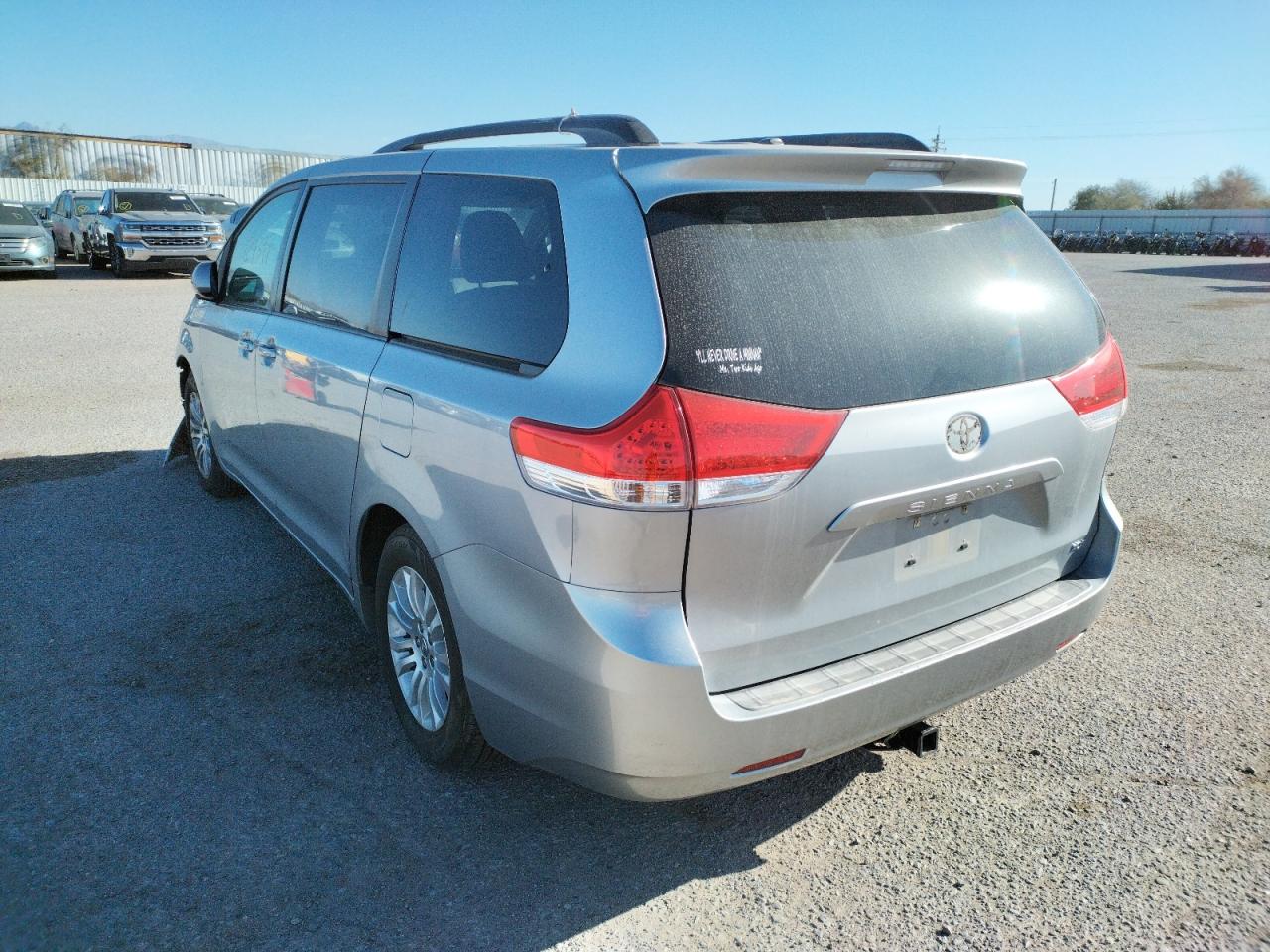 Photo 3 from auction – 2012 TOYOTA SIENNA XLE with VIN 5TDYK3DC6CS181710