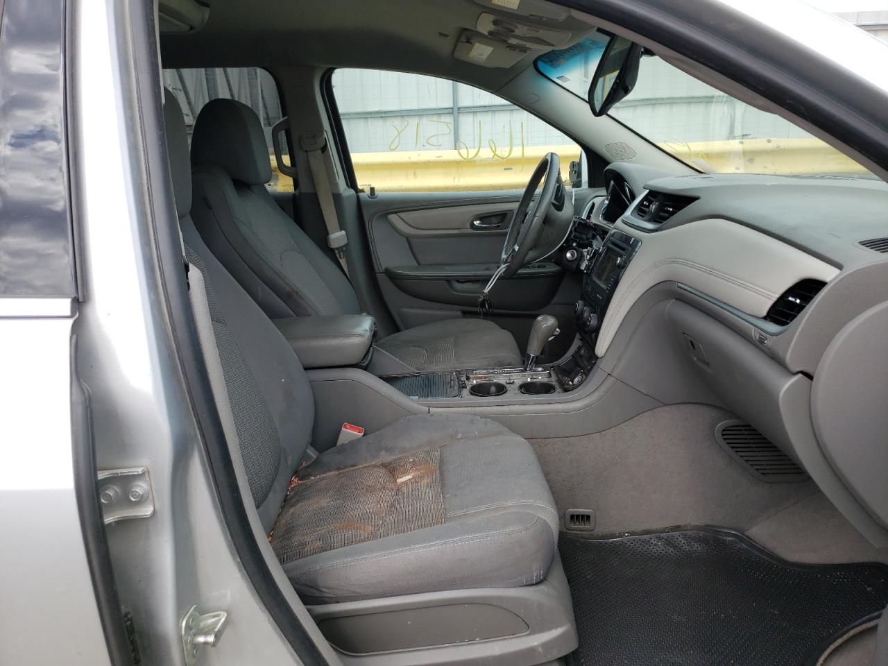 Photo 5 from auction – 2015 CHEVROLET TRAVERSE L with VIN 1GNKVGKD8FJ314430