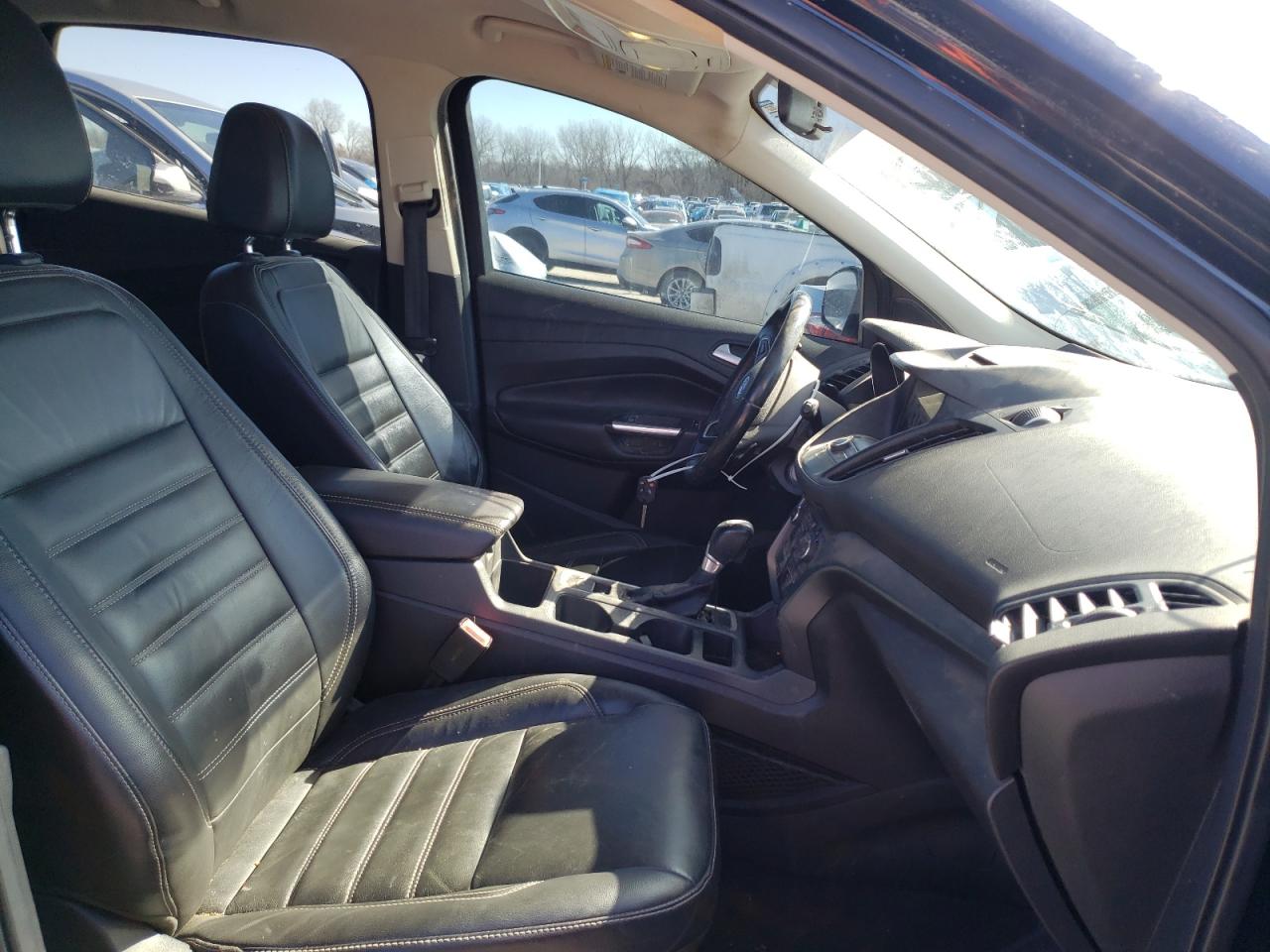 Photo 5 from auction – 2017 FORD ESCAPE SE with VIN 1FMCU9G95HUD96369